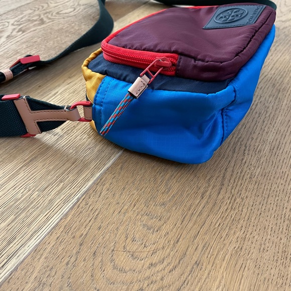 Tory Burch Ripstop crossbody - Picture 7 of 10